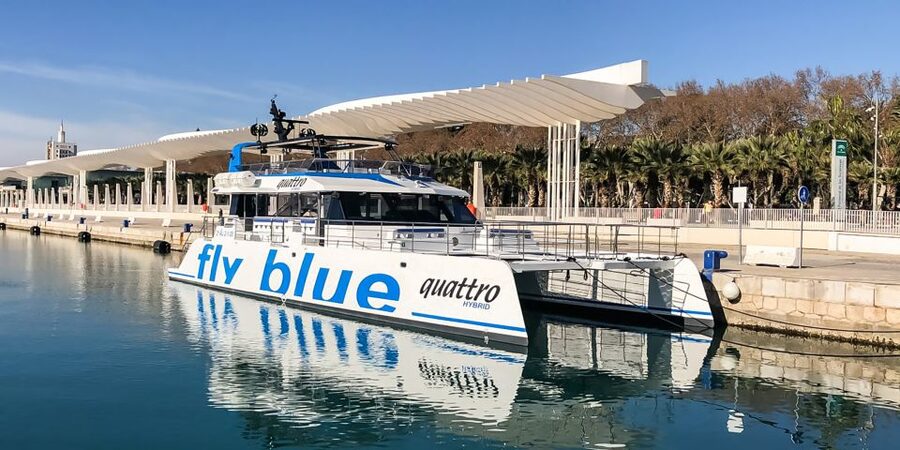Málaga: Scenic Catamaran Cruise - Music and the onboard bar