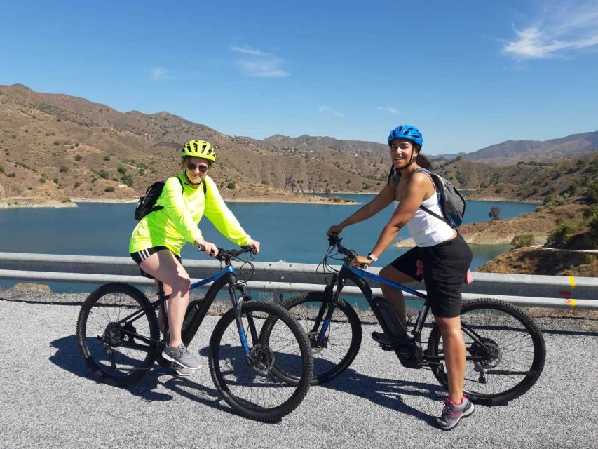 Málaga: Scenic Easy 3-Hour E-Bike Tour in Montes de Málaga - The downhill return through Málaga