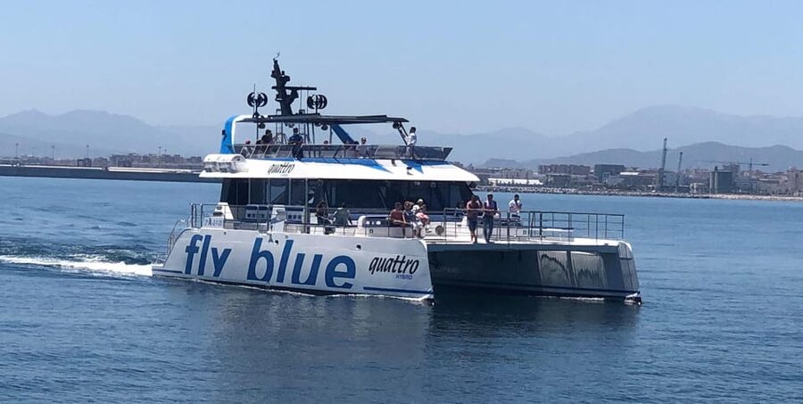 Málaga: Sunset Catamaran Trip - Crew service and boarding details