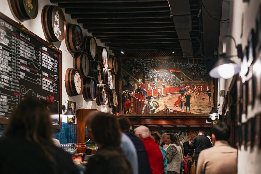 Málaga: Traditional Andalusian Tapas and Wine Tour - Why this Málaga food walk feels local