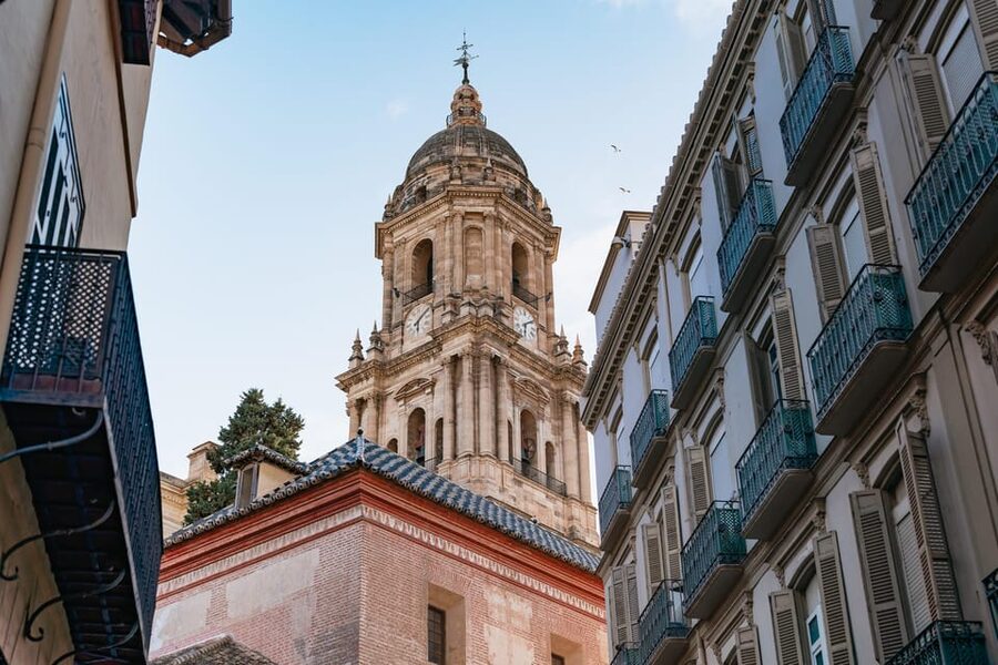 Málaga: Traditional Andalusian Tapas and Wine Tour - What the walking route adds