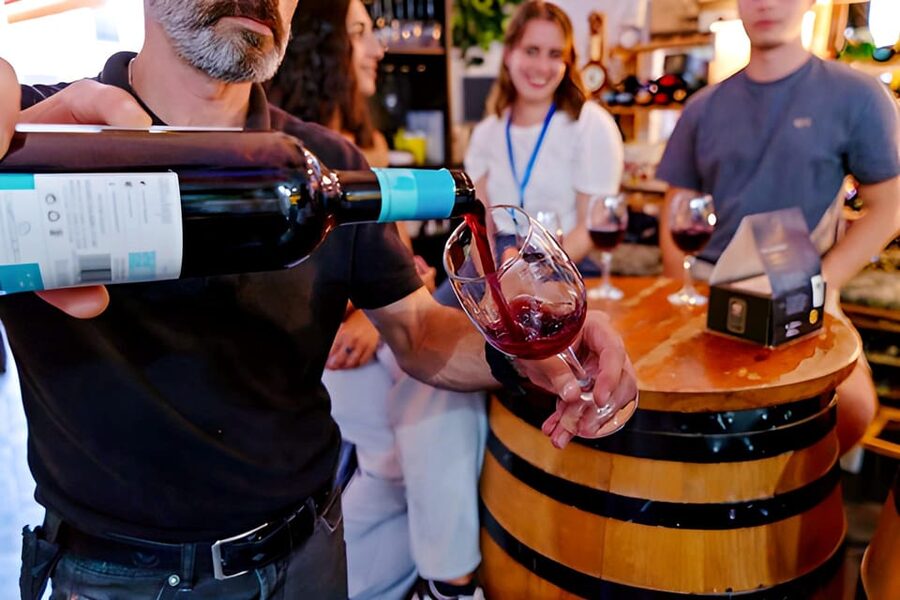 Malaga: Wine and Tapas Tour with Tastings and Drinks - Why this Malaga food walk works well