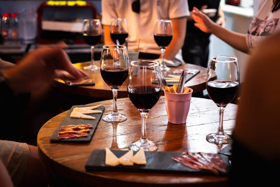 Malaga: Wine and Tapas Tour with Tastings and Drinks - The traditional wine canteen and Malaga’s sweet wine