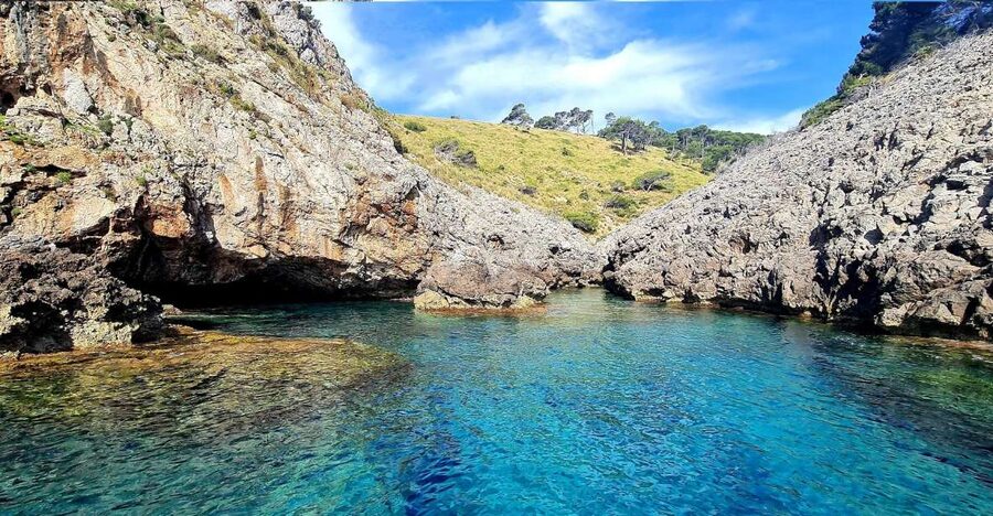 Mallorca Alcudia: Jack Sparrow Cave Jet Ski Tour - What this Alcudia jet ski tour is really about