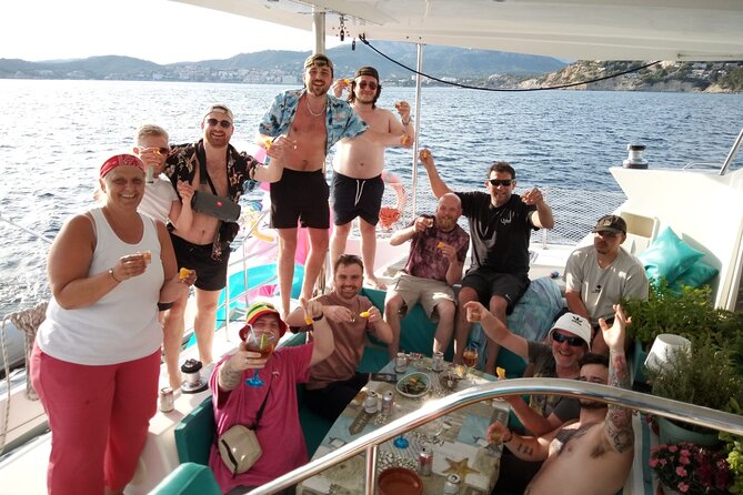Mallorca Catamaran Small Group Cruise with Tapas 4-hours - Sailing the coast with Helmut