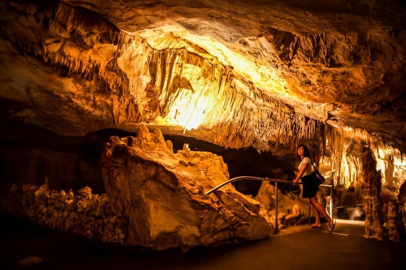 Mallorca: Caves of Drach Tour from the North with Boat Trip - The coach ride from Alcúdia to Porto Cristo