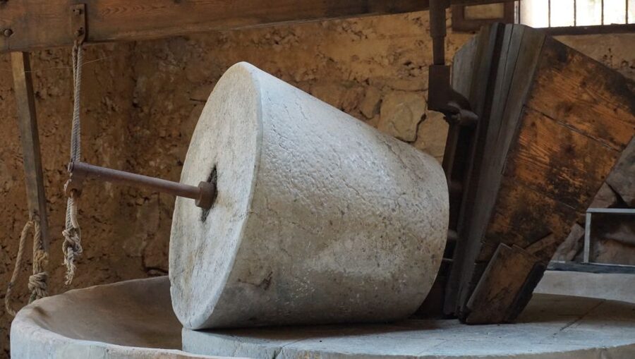 Mallorca: Day Trip to Hidden Gems of Tramuntana with Lunch - Pa amb oli lunch under the olive mill’s roof