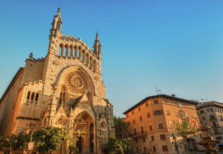 Mallorca: Island Trip by Train, Tramway, and Boat - How the schedule shapes your day