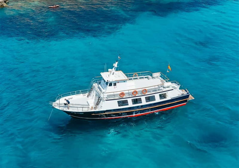 Mallorca: Palma Boat Tour & Snorkeling with Drink Included - A swim-first cruise across Palma Bay