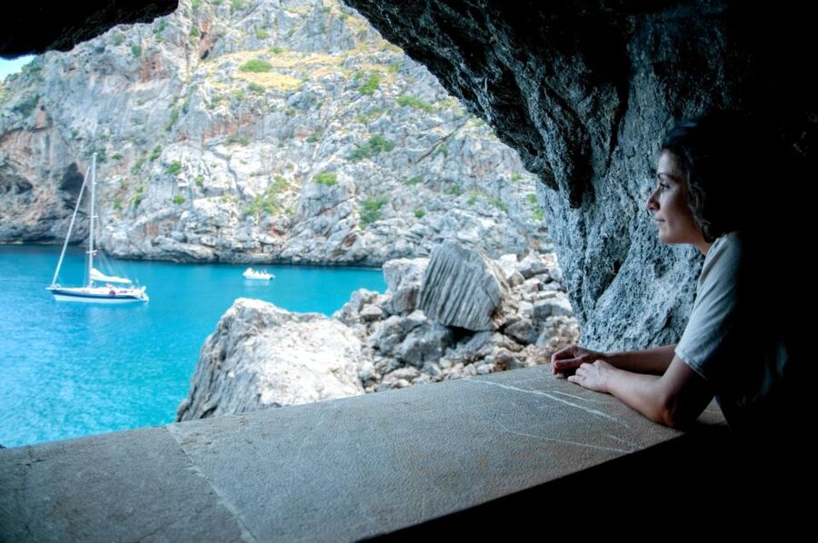 Mallorca: Scenic Full-Day Tour from the North - The Sóller tram along the waterfront