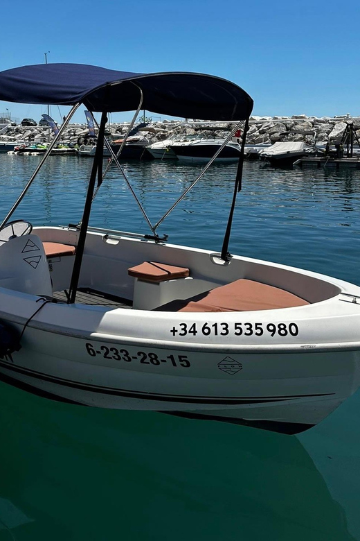 Marbella: Puerto Banús Boat Rental with No License Needed - Cruising along the Marbella coast