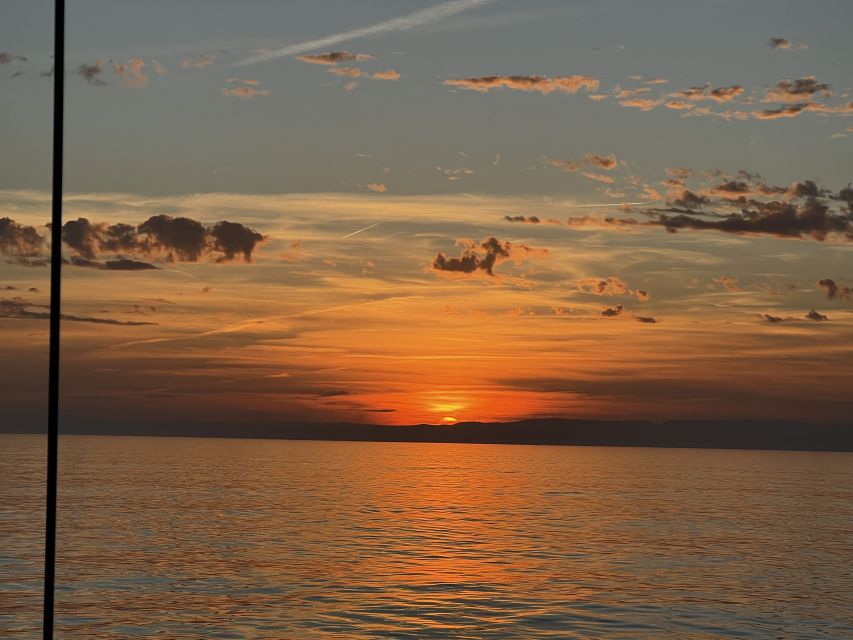 Marbella: Sunset Sailing Trip with Drinks and Snacks - Choosing private sailing or a shared boat