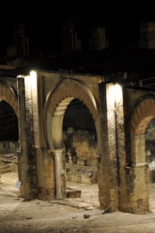 Medina Azahara Guided Tour at Night - Booking details that affect your choice