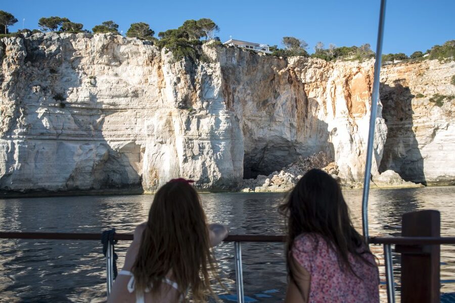 Menorca: 3.5 Hour South Coast Boat Excursion - Meeting point, departure times, and parking