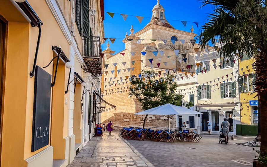 Menorca: Mahon Guided Walking Tour with History & Tastings - Mahon in two hours: key points
