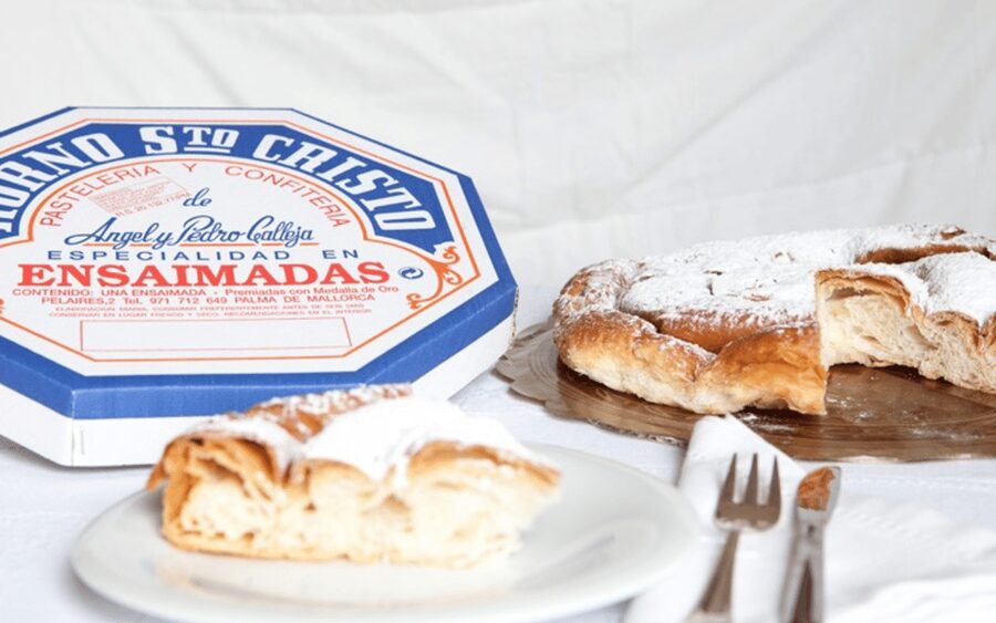 Menorca: Mahon Guided Walking Tour with History & Tastings - Església del Carme and Es Claustre
