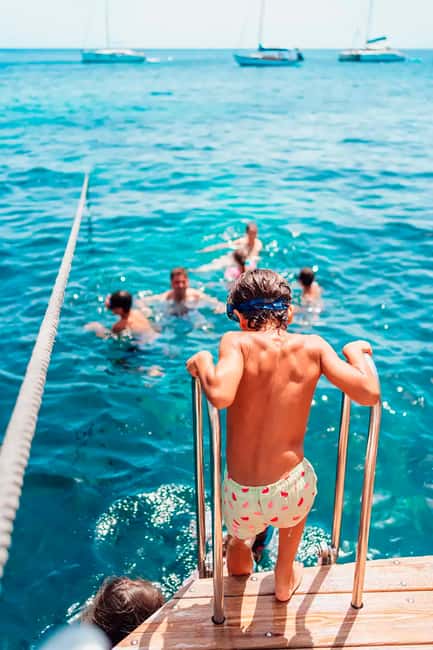 Menorca: Natural Coves and Beaches Boat Trip & Paella Lunch - Should you book it?
