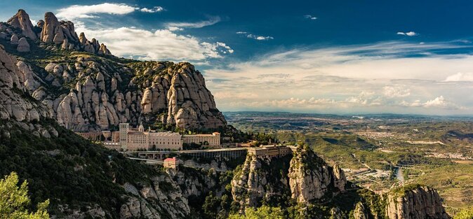 Montserrat & Cogwheel Train, Gourmet Wine Tasting & Tapas/Lunch - Key points at a glance