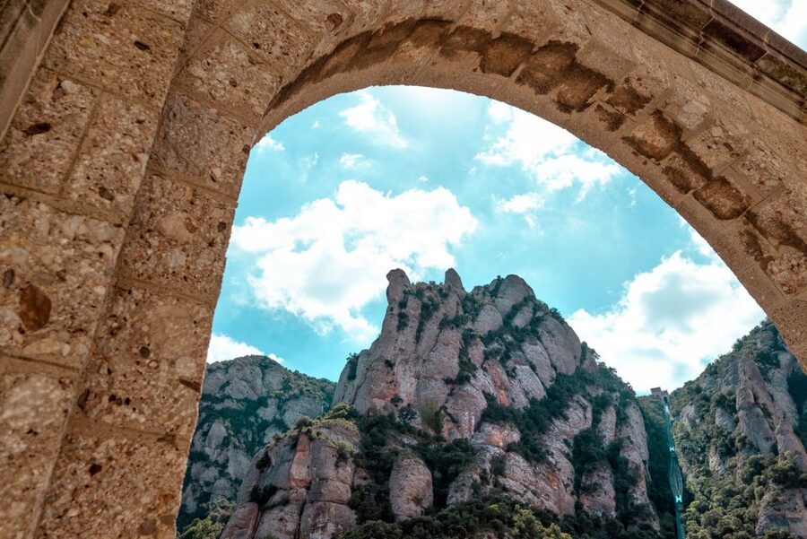 Montserrat: Morning or Afternoon Half-Day Trip with Pickup - Reaching Montserrat at 2,380 feet