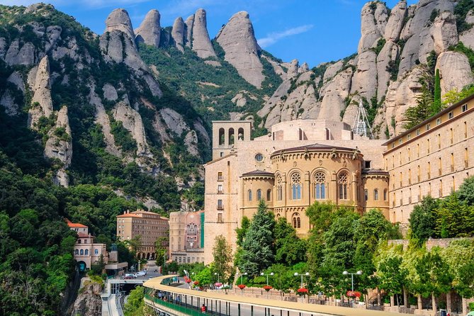 Montserrat Private Tour from Barcelona with Pick-up - What the private format changes
