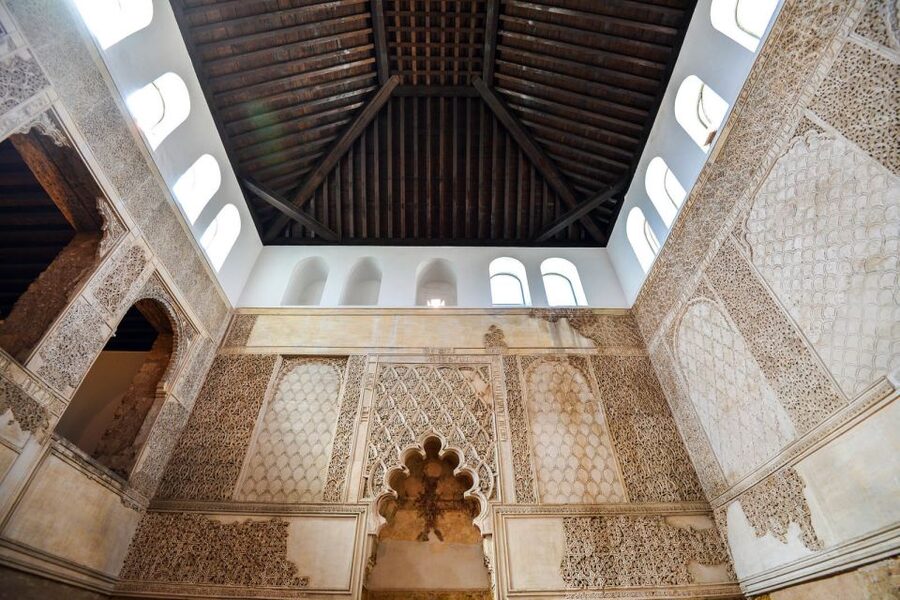 Mosque-Cathedral of Cordoba and Jewish Quarter Tour - What the guide adds to the neighborhood walk