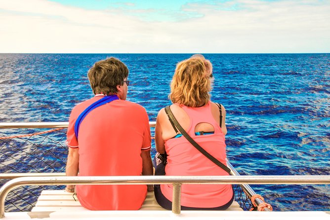 Odyssee 3: The Glass Bottom Boat Tour in Fuerteventura - Canarian lunch and drinks onboard