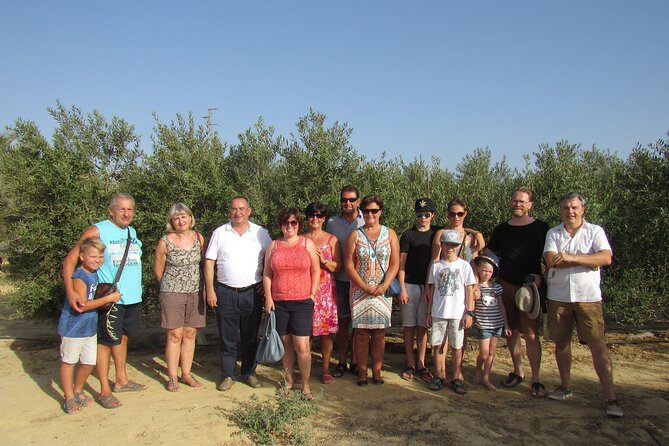 Oil tourism in Pulpí Discover the World of EVOO - Ten minutes in the gourmet shop