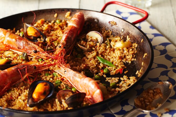Paella Class & Bottomless Wine: Las Ramblas Views - The chefs make or break the evening