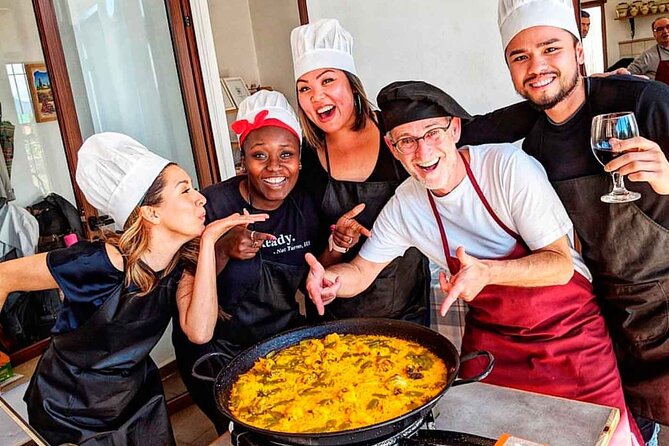 Paella Workshop with Bottomless Sangria in Central Madrid - Learning why paella works