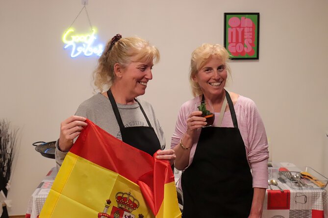 Paella Workshop with Bottomless Sangria in Central Madrid - The social side of a three-hour Madrid evening