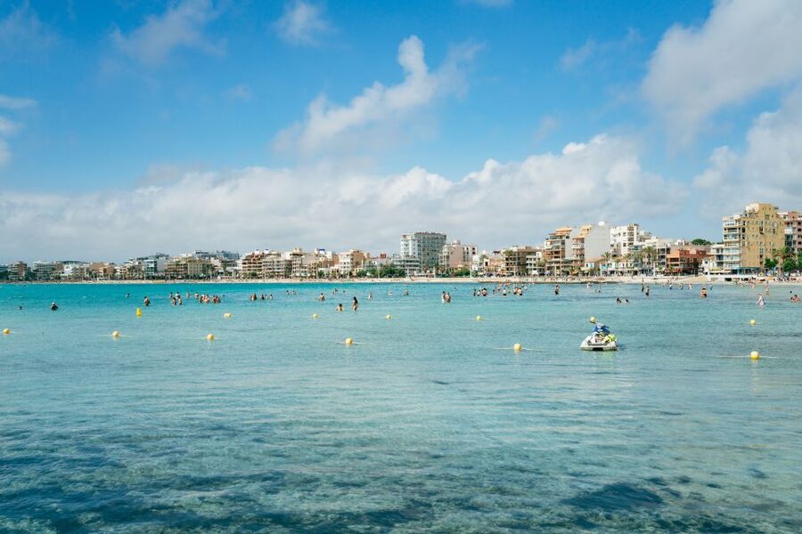 Palma Bay: Parasailing Experience - The meeting point at Playa del Arenal