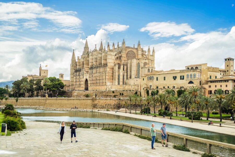 Palma: Cathedral of Mallorca Skip-the-Line Entry Ticket - Why La Seu deserves a place in your Palma plan