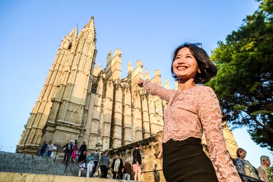 Palma: Cathedral of Mallorca Skip-the-Line Entry Ticket - Opening hours and the best time to enter