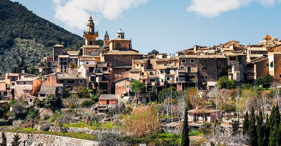 Palma, Cathedral & Valldemossa: Guided walking Tour - The 1:30 p.m. transfer to Valldemossa