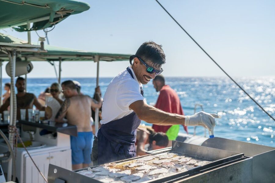 Palma de Mallorca: 5-Hour Catamaran Cruise with Lunch & Swim - Barbecue lunch while Mallorca slips by
