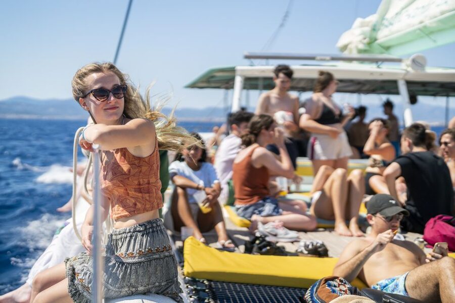 Palma de Mallorca: 5-Hour Catamaran Cruise with Lunch & Swim - Music, dancing, and the social side of the boat