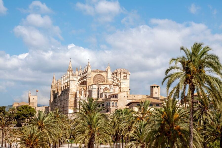 Palma de Mallorca: City Sightseeing Hop-On Hop-Off Bus Tour - Stops 2 to 6: Palma’s old center and Plaza de España