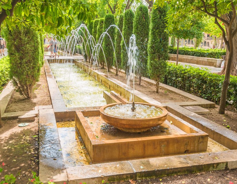 Palma de Mallorca: City Walking Tour with The Cathedral - Mallorcan manor patios