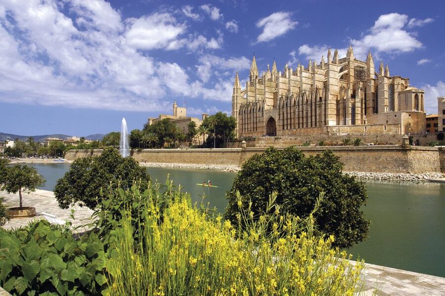 Palma de Mallorca: City Walking Tour with The Cathedral - Is $34 a fair price?