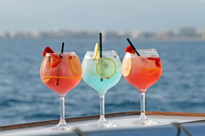 Palma de Mallorca: Deluxe Catamaran Sailing Tour with Meal - Leaving Port of Palma for Cala Vella