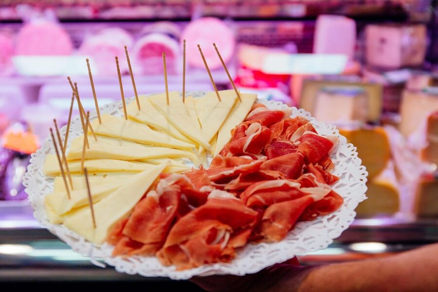 Palma de Mallorca: Foodie Walking Tour of the Old Town - The convent stop and Palma’s sweetest old tradition
