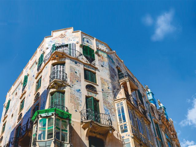 Palma de Mallorca: Guided Tour of the Old Town - La Lonja and the Mediterranean trade story
