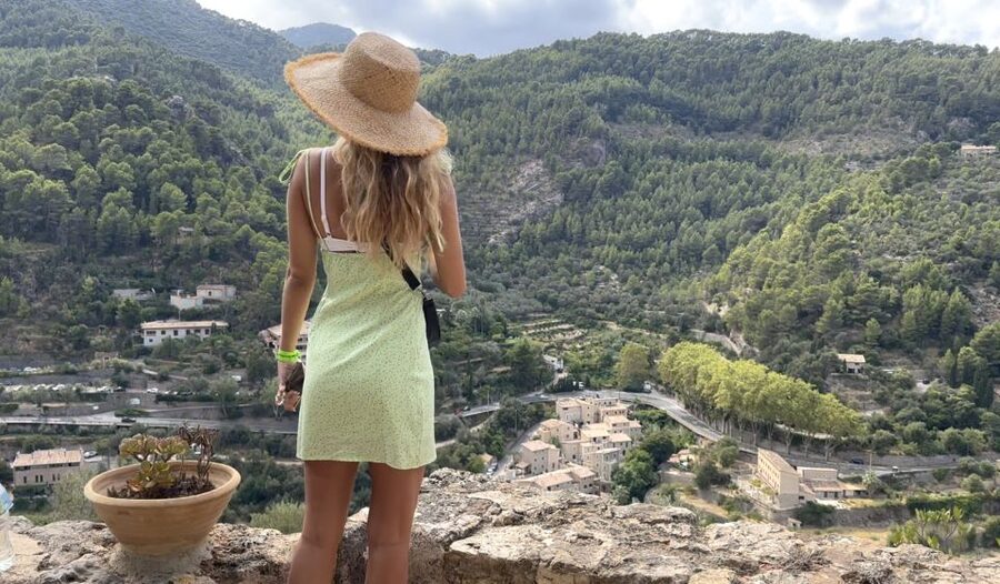 Palma de Mallorca: North Coast Nature Escape Day Tour - Deià: a scenic village and a needed lunch break