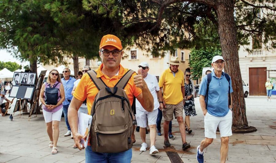 Palma de Mallorca: Old Town and Cathedral Tour - The Museum and the Terrace Question