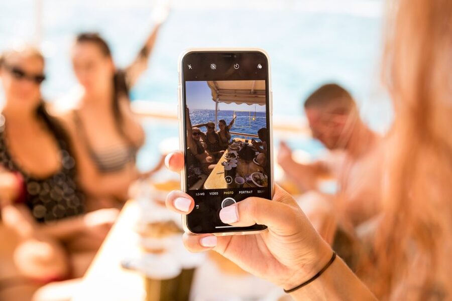 Palma de Mallorca: Palma Bay Boat Tour with Snorkeling - Music, dancing, and the boat’s social side