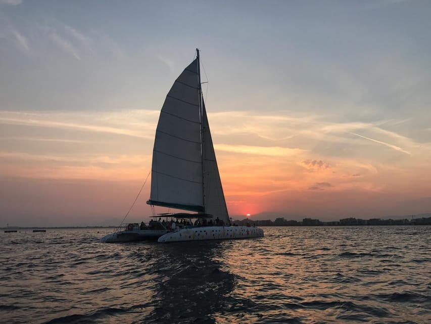 Palma de Mallorca: Sunset Sailing Catamaran Trip with Drink - Practical planning for your evening