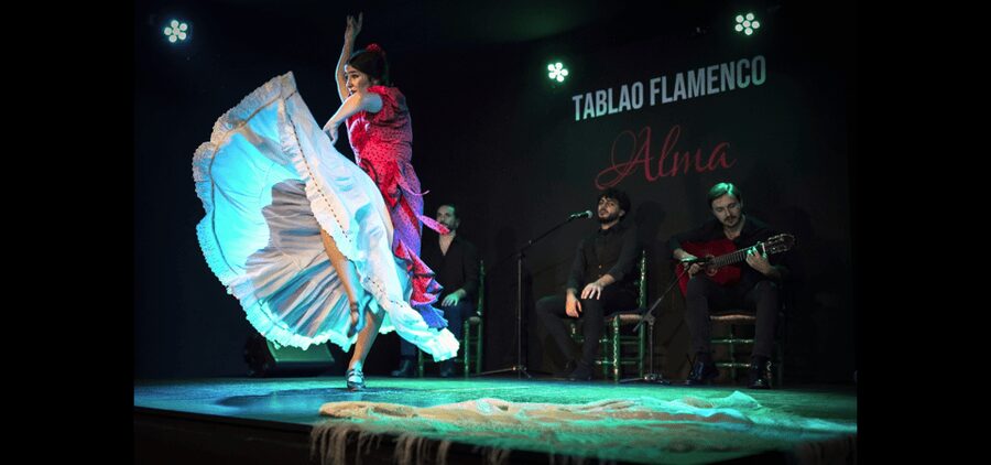 Palma: Flamenco Show at Tablao Flamenco Alma with Drink - Choosing between a drink and tapas