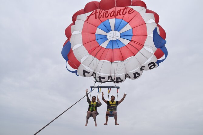 Parasailing in Alicante - Rising 150 meters above Alicante