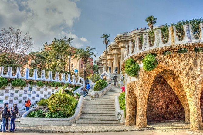 Park Guell and Sagrada Familia Private Tour with Hotel pick-up - Why this eight-hour route works for a short Barcelona stay
