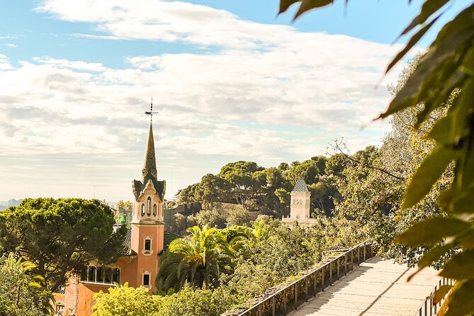 Park Guell and Sagrada Familia Tour with Skip the Line Tickets - The transfer to Sagrada Familia
